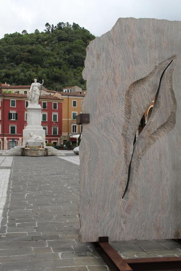 La Porta Sui Monti Di Luna 卡拉拉 外观 照片