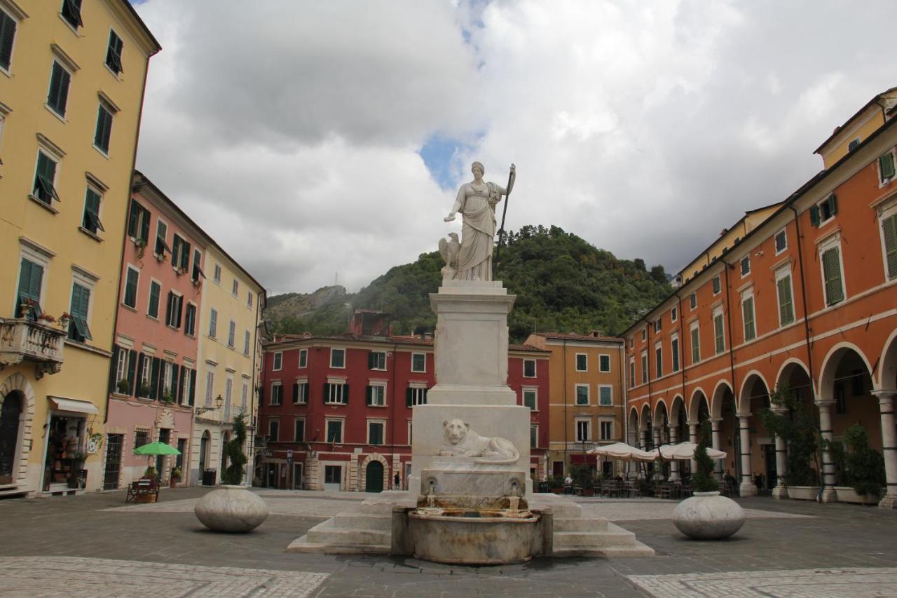 La Porta Sui Monti Di Luna 卡拉拉 外观 照片