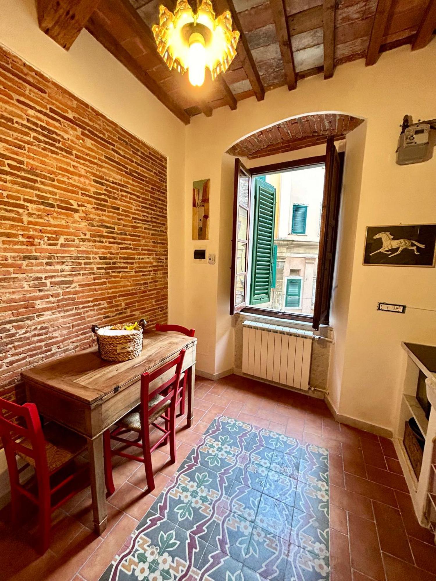La Porta Sui Monti Di Luna 卡拉拉 外观 照片